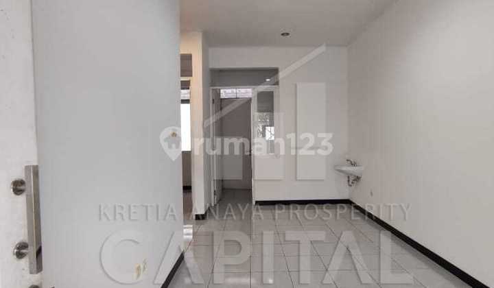 Ready-to-occupy residence Taman Kopo Indah 5 Sommerville