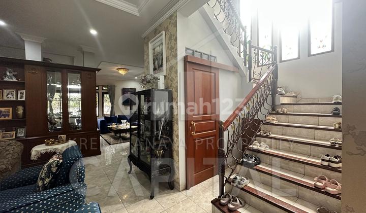 Cocok Banget Buat Keluarga Besar Rumah Bagus Dua Lantai di Jalan Abadi Sayap Setiabudi 2