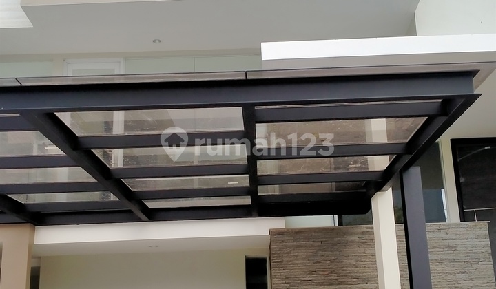 Luxury 2.5-Story House in Citra Garden 8 - Near Toll Road and Soetta Airport