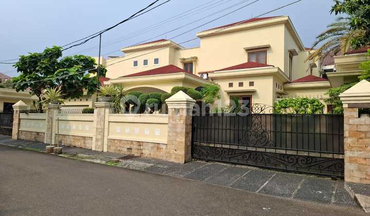 Rumah Bagus Semi Furnished SHM Radio Dalam, Jakarta Selatan 1