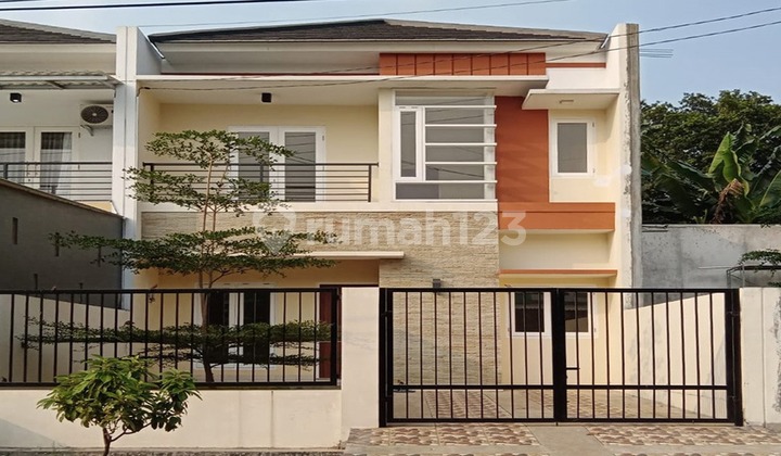 Dijual Cepat Rumah 2 Lantai Strategis Cibubur Dekat Tol
