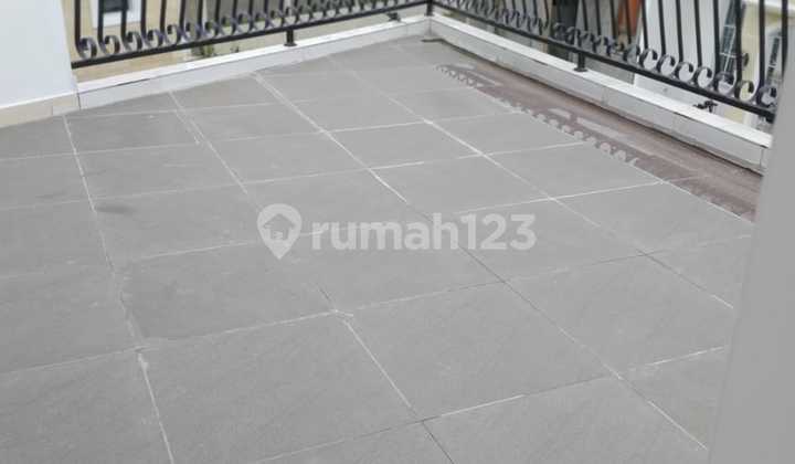 Dijual Cepat Rumah Hook 2 Lantai Bagus Margonda Depok Rumah Bagus SHM di Jl. Kampung Gedong RT. 3/ RW. 19, Jl. Kp. Gedong No. 34 Rt. 3/rw. 19, Kemirimuka, Beji, Kota Depok, Jawa Barat, Indonesia, 16423, Margonda 2