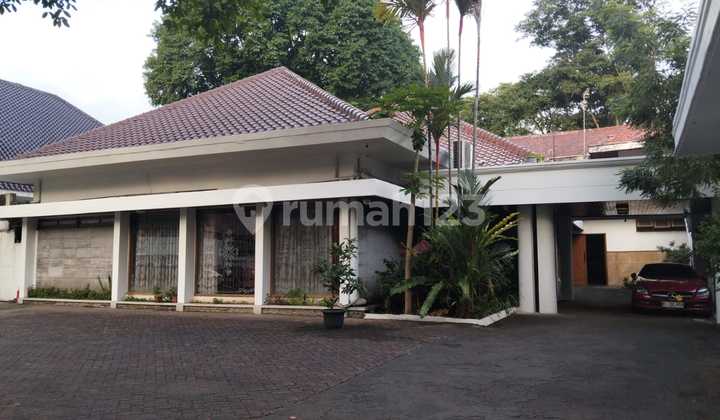 Nice Semi-Furnished House with SHM, Menteng, Central Jakarta