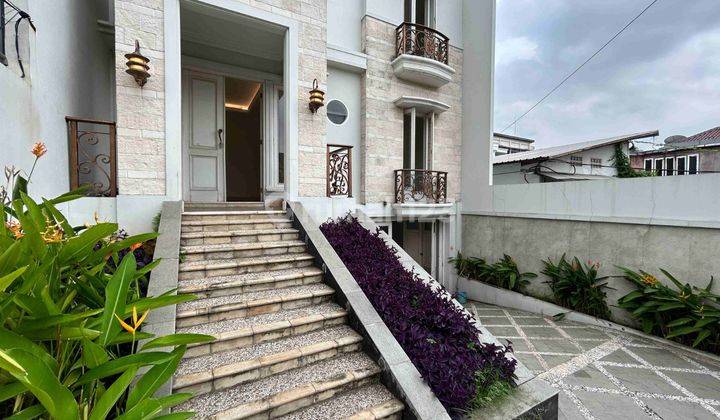 Rumah Siap Huni Ada Kolam Renang Akses 2 Mobil Otista 2