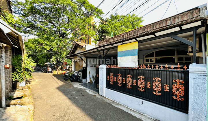 Dijual Rumah Bagus Dan Kios Cocok Untuk Usaha Akses 1 Mobil Tebet 1