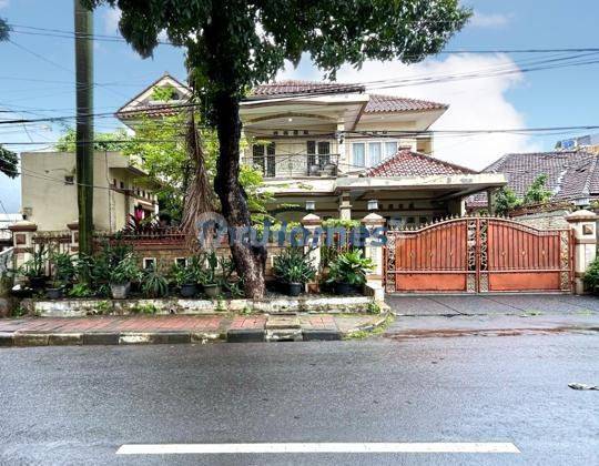 Rumah Mewah Bagus Ada Swimming Pool Akses Lebar Tebet 1