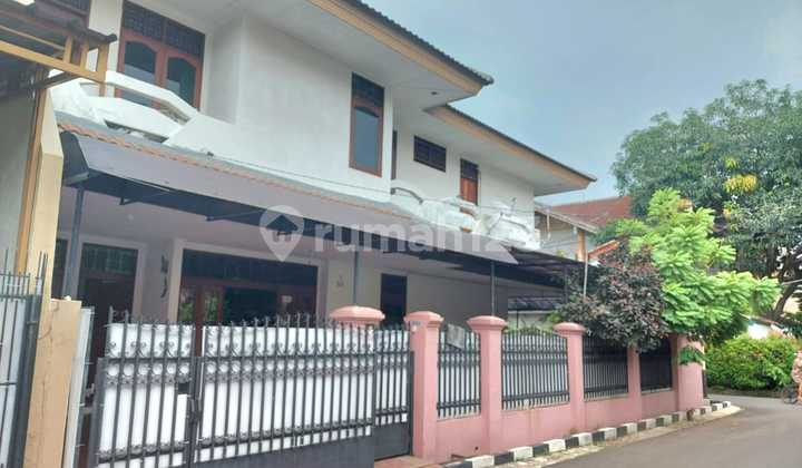 For Sale 2-Story Hook House Ready to Occupy in Buaran Indah 2