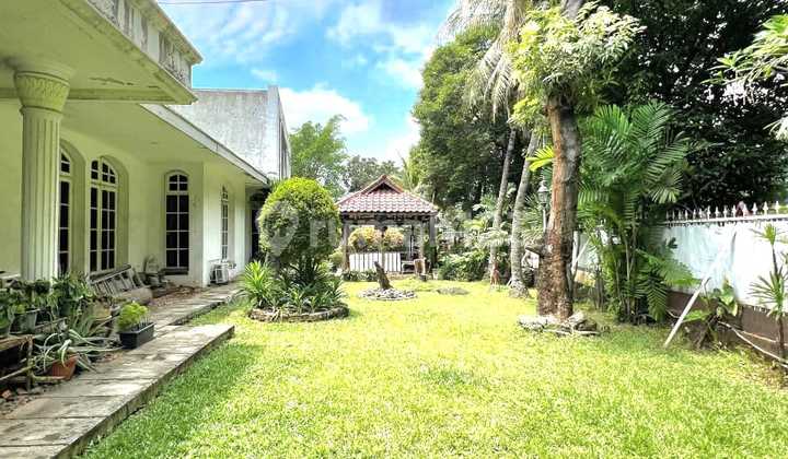 Luxurious 2-Story Hook House in Kayu Putih, Pulo Mas, East Jakarta 2