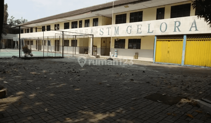 Dijual Gedung Ex Sekolah Lokasi Strategis di Kalibaru Bekasi Barat