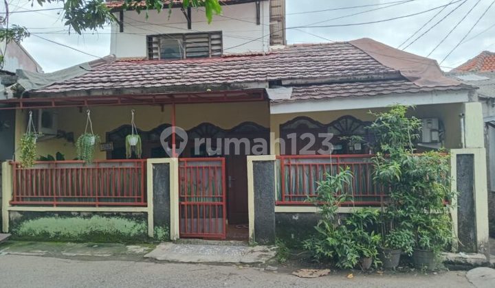 For Sale 2-Story House in Jagakarsa, South Jakarta