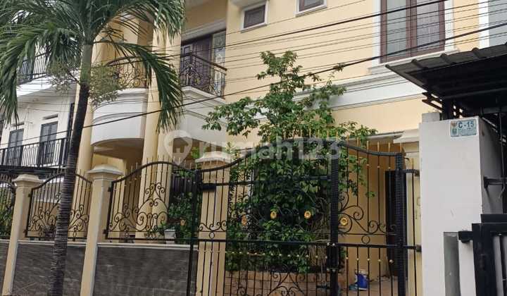 For Sale: Ready-to-Occupy House in the South Bekasi Attorney General's Complex 1