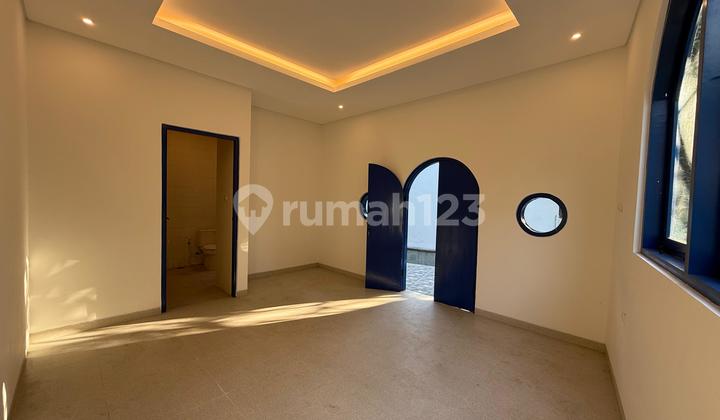 Santorini Minimalist Villa Located In The Elite Cluster Of Nusa Dua