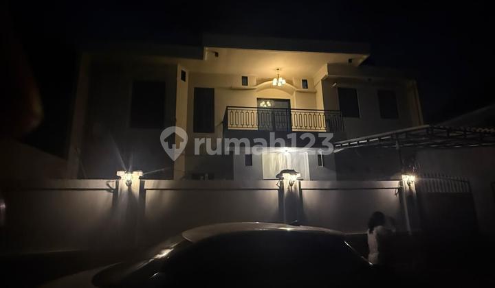 Rumah Semi Villa 5 Huge Kamar Tidur Ensuite Dekat Canggu