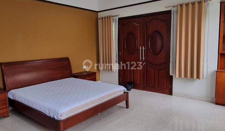 Rumah 2 Lantai Bagus Furnished di Taman Diponegor Lippo Karawaci 2