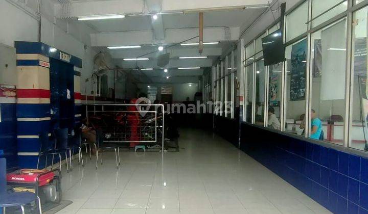 Ruang Usaha/ Showroom Lokasi Strategis Di Jalan Raya. Cocok Untuk Usaha. 2