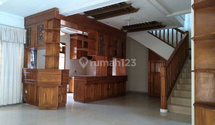 Di Jual Rumah Mewah Nuansa Clasic Ditengah Kota Bandung 2