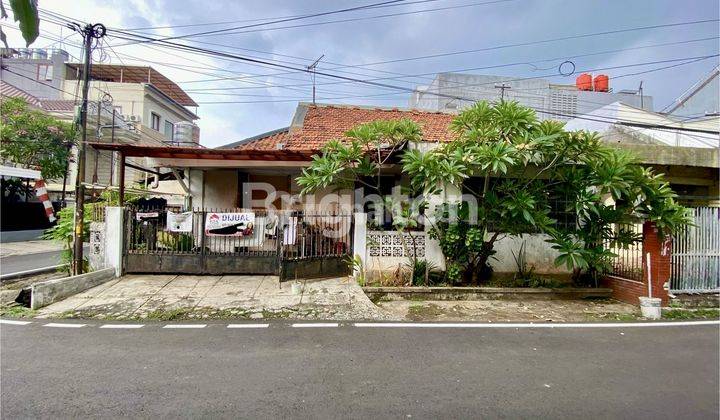 RUMAH TUA HITUNG TANAH PEJOMPONGAN BENHILL JAKARTA PUSAT 2