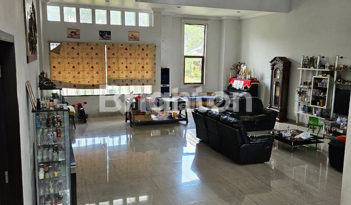 Rumah  lega dengan kolam renang besar di Sutera Magnolia Alam Sutera Serpong 2