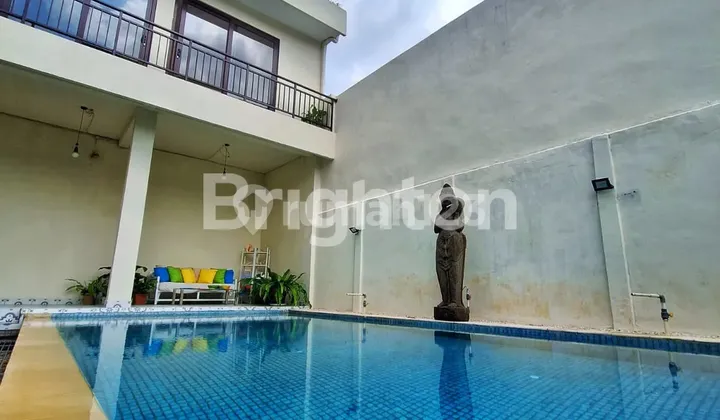 HOLIDAY CREDIT CHECK IN BALI BEAUTIFUL WELL-MAINTAINED TROPICAL STYLE HOUSE WITH SWIMMING POOL IN SUTERA MAGNOLIA, ALAM SUTERA SERPONG 2