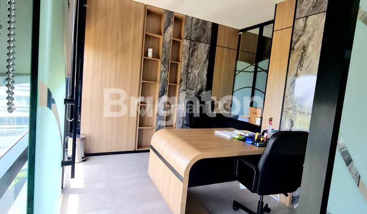 KANTOR MEWAH THE SMITH DENGAN VIEW CANTIK DI JANTUNG BUSINESS DISTRIC ALAM SUTERA HANYA 1 MENIT DARI PINTU TOL ALAM SUTERA 2
