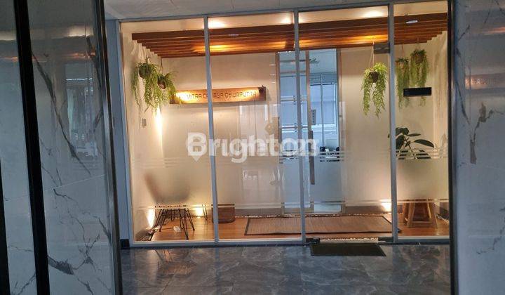 SPECIAL PRICE OFFICE SPACE SANGAT STRATEGIS THE SMITH ALAM SUTERA  1 menit dari pintu tol  Mewah, Brand new,  Premium  spot depan lift .Full furnished . Very Special price 1