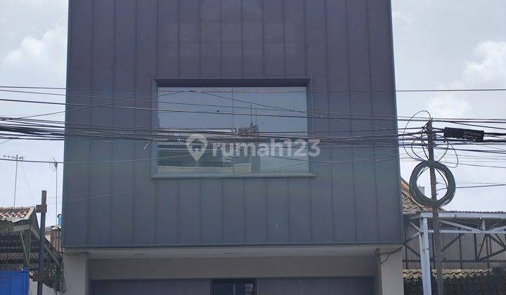 Disewakan Ruko Luas 400 m2 di Kopo, Harga Terbaik 1