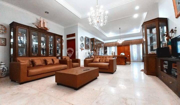 Rumah Bagus American Classic Full Furnished di Cibeureum, Bandung 2