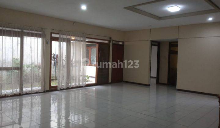Disewakan Rumah Lokasi Strategis Semi Furnished di Sukaluyu Harga Terbaik 2
