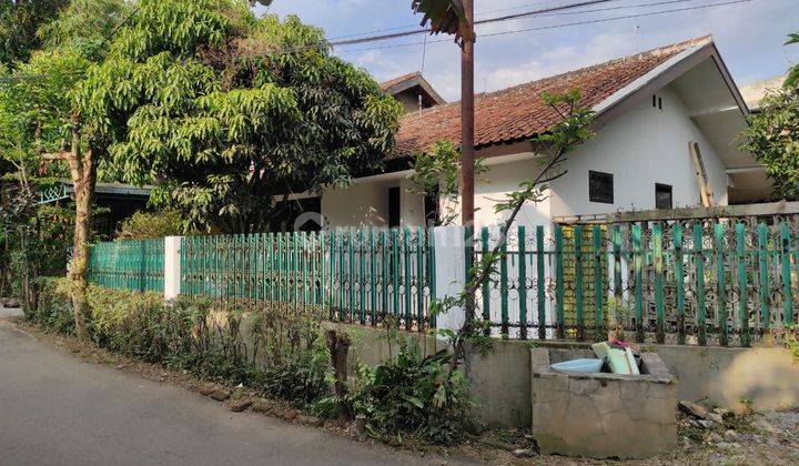 Rumah Bernuansa Kontemporer di Gunung Batu, Bandung 2