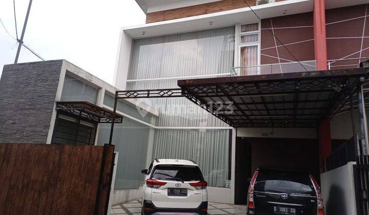 Disewakan Rumah Strategis Full Furnished di Pasteur, Bandung 1