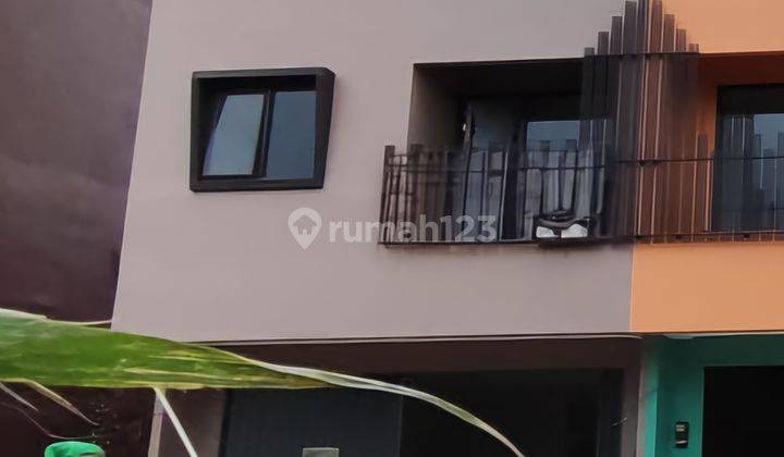 Di Jual Dan Disewakan Ruko Gandeng Baru 3 Lantai +1 Lantai Rofftop Di Kranggan Raya 1