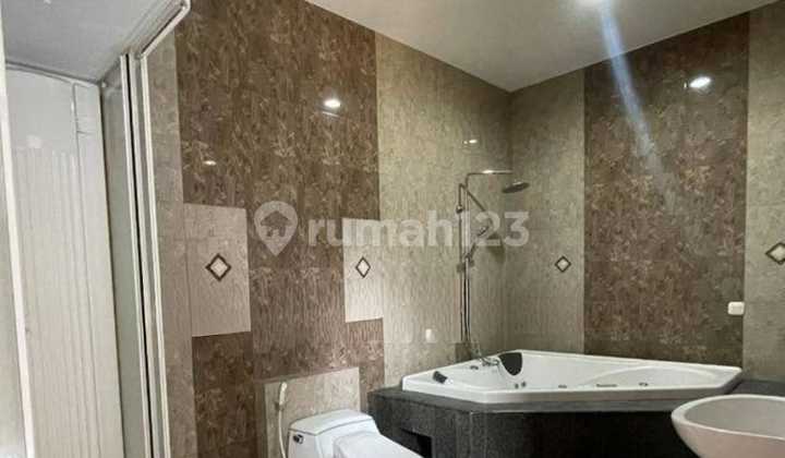 Dijual Rumah Cantik With Pool Posisi Hook 2