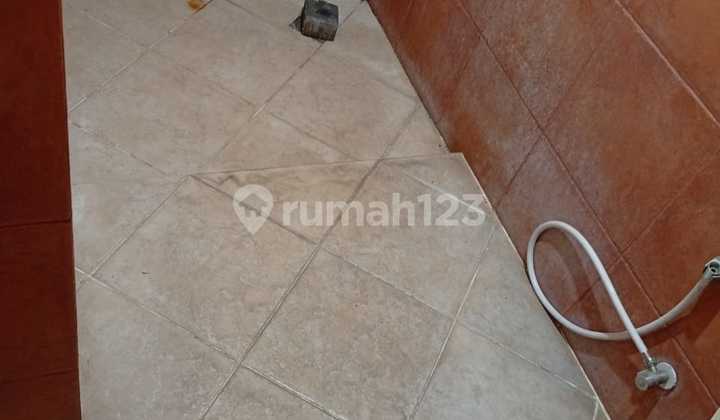 Dijual Murah Rumah 2 Lantai Di Raffles Hills  2