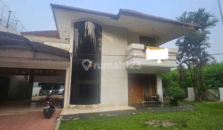 Rumah 2 Lantai Pinggir Jalan Di Jalan Jambore 1