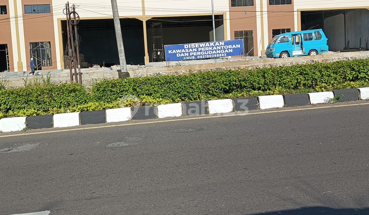 Warehouse on Ring Road Suitable for Cargo Logistics Expedition Showroom