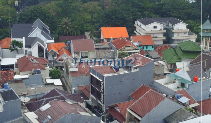 Rumah Hitung Tanah, Akses Jalan 1 Mobil Dekat jalan 2 mobil, Cukup berjalan kaki ke Tebet Ecopark 2