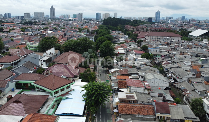 Rumah bagus di Tebet Timur di kontrakin, cocok untuk kantor, jalan 2 mobil Rumah bagus di Tebet Timur di kontrakin, cocok untuk kantor, jalan 2 mobil