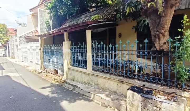 Rumah Hitung Tanah di Tebet Timur, Lokasi Strategis Dekat Taman