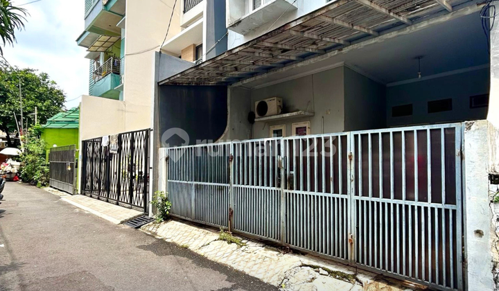 Rumah Siap Huni di Tebet Barat, Akses Jalan Dekat 2 Mobil