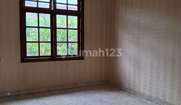 Rumah di Tebet dalam komplex siap Huni, tapi butuh renovasi 2