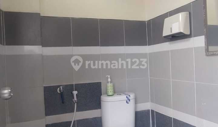 Di Jual Ruko Di Tebet Timur, Akses jalan 2 mobil. lokasi strategis