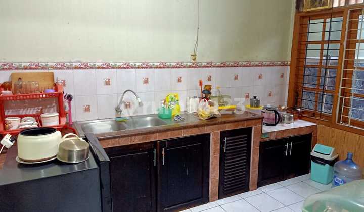 Rumah cantik di Pondok Gede dalam komplex, one Gate system, Jalan 2 Mobil 2