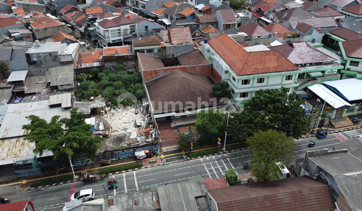 Nice house in Tebet Timur for rent, suitable for an office, fits 2 cars. 2