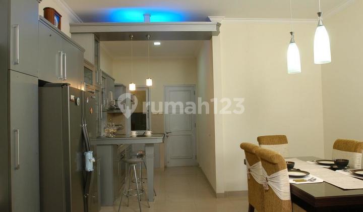 Ready-to-Occupy House in Pancoran with 2-Car Access, Strategic Location in a Complex 2