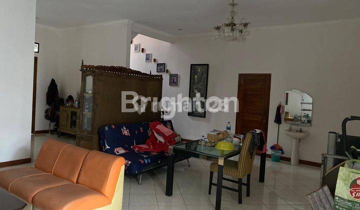 Rumah bagus dan besar 2 lantai terawat rapi siap huni Jakarta Barat dekat dengan akses fasilitas umum 2