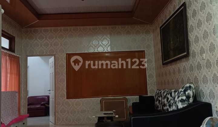 Villa In Batu Certificate of Ownership 12 Bedrooms 6 Carports