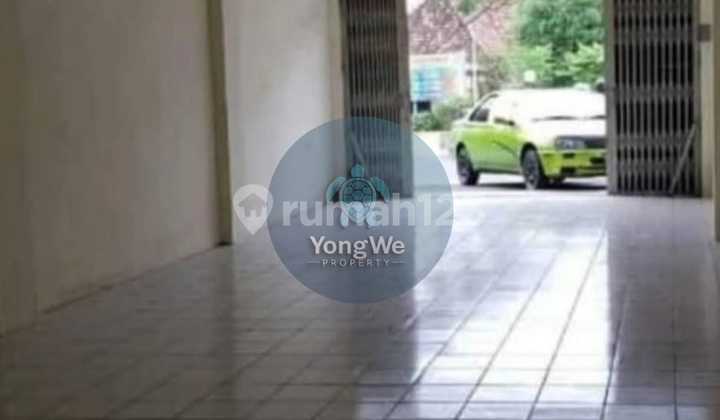Cheap Shophouse for Sale in Mojokerto City, Strategic Location 2
