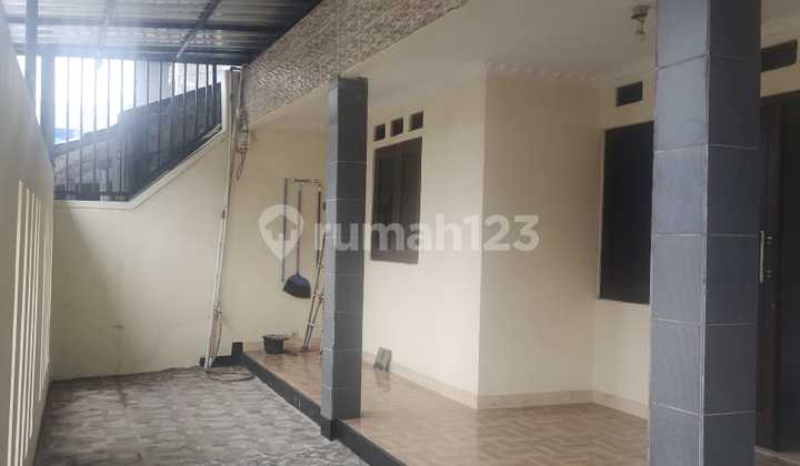 For Sale - Quick Sale Ready-to-Live-In House on Jl H Kebon Baru Tebet 2