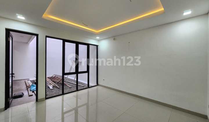 Disewakan Rumah di Citra 2 Ext, Jakarta Barat 10X20 2