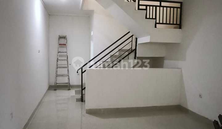 Dijual Rumah Model Ruko di Kamp Bali Dekat Citra 1 Dijual Rumah Model Ruko di Kamp Bali Dekat Citra 1